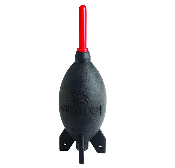 Giottos Rocket Air Blaster for removing lens dust